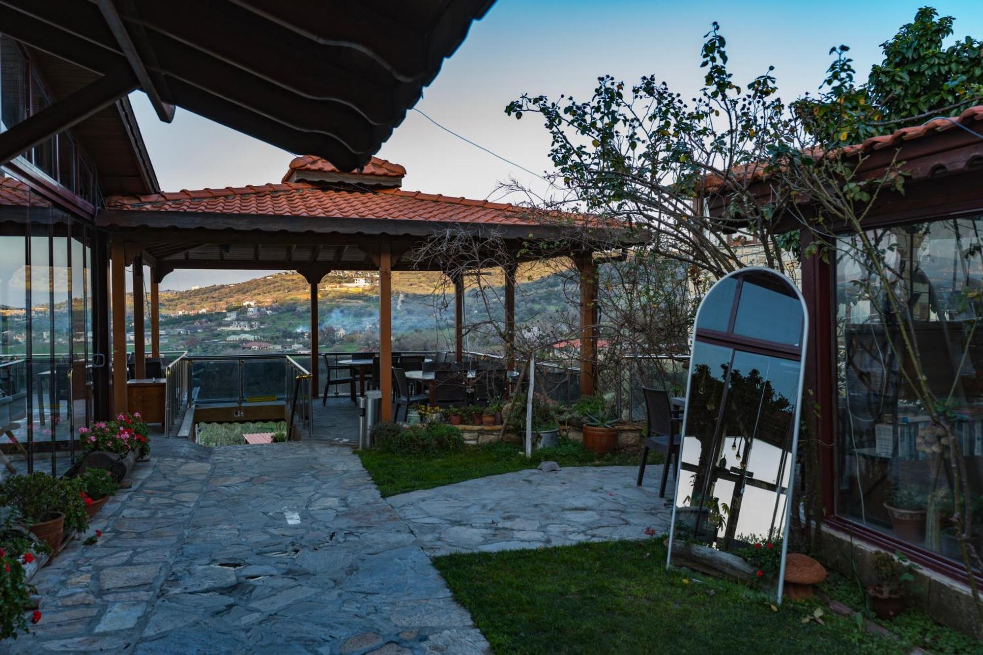 Hotel Kozbeyli Konagi Yenifoca Exterior foto